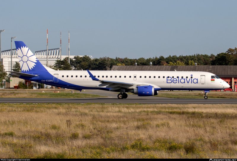 Самолет Embraer 195