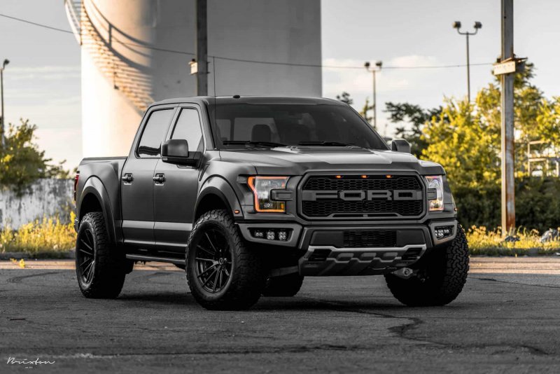 Ford Raptor черный