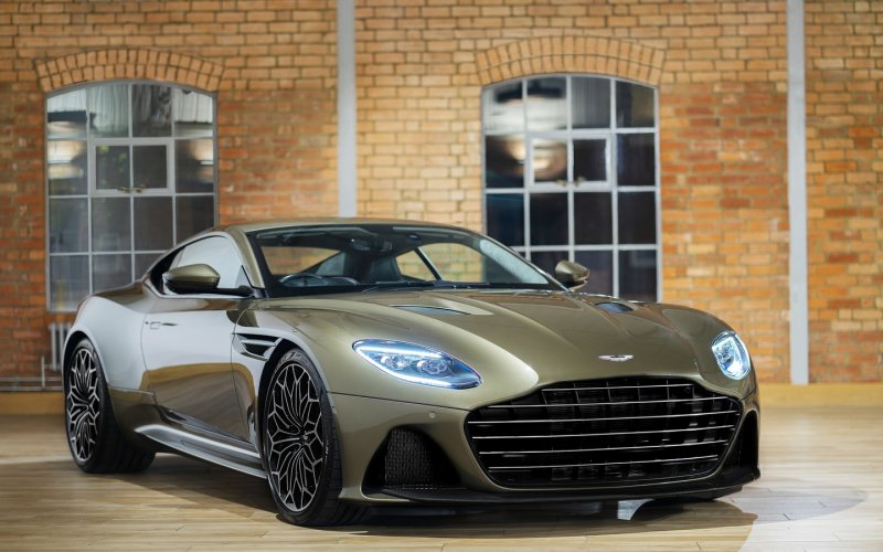 Астон Мартин DBS Superleggera