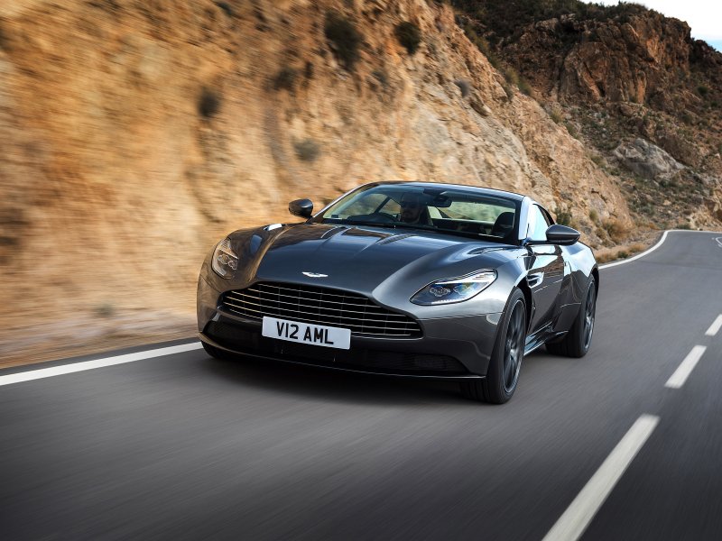 Астон Мартин db11