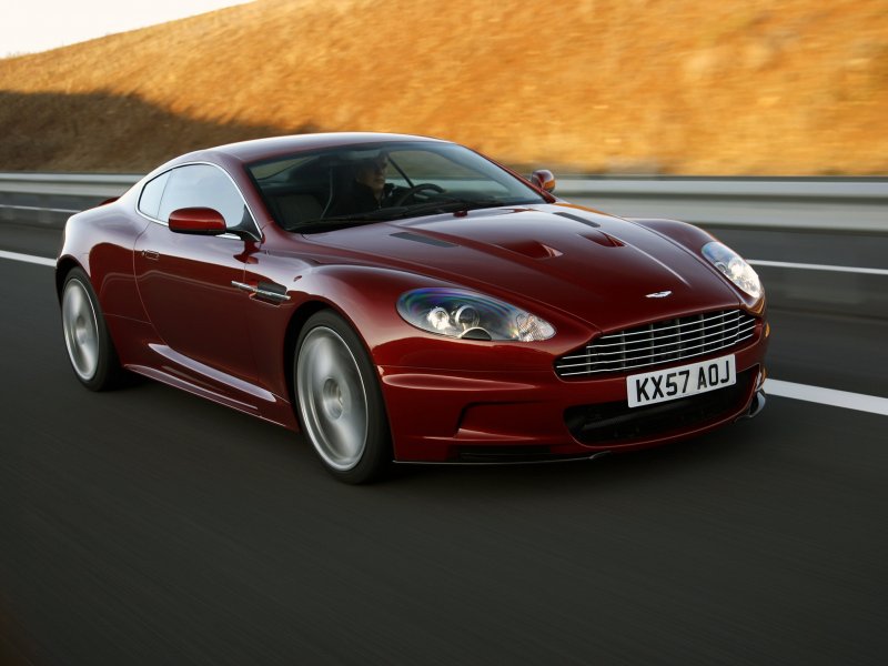 Aston Martin db9 красный