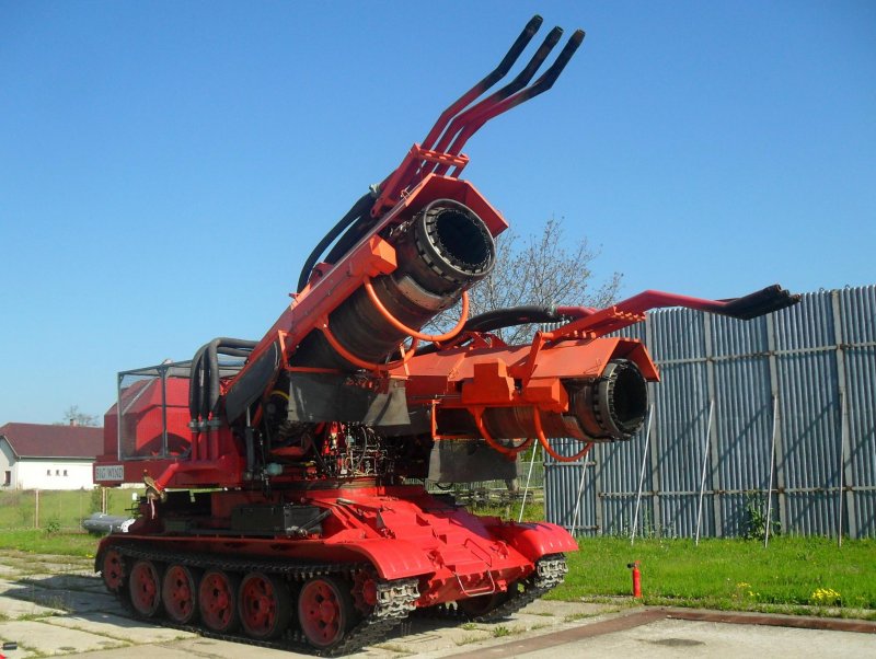 Пожарная машина ветерок на базе танка т-34