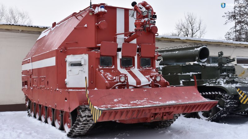 Гусеничная пожарная машина ГПМ-72