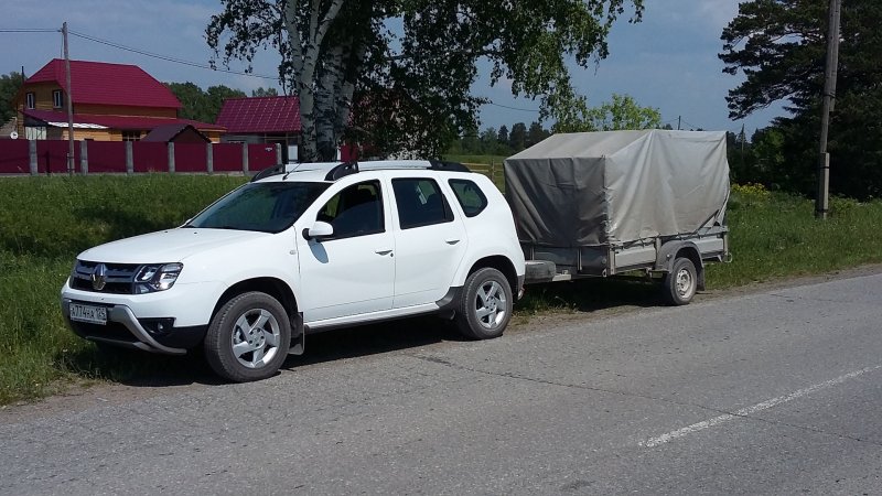 Renault Duster с прицепом