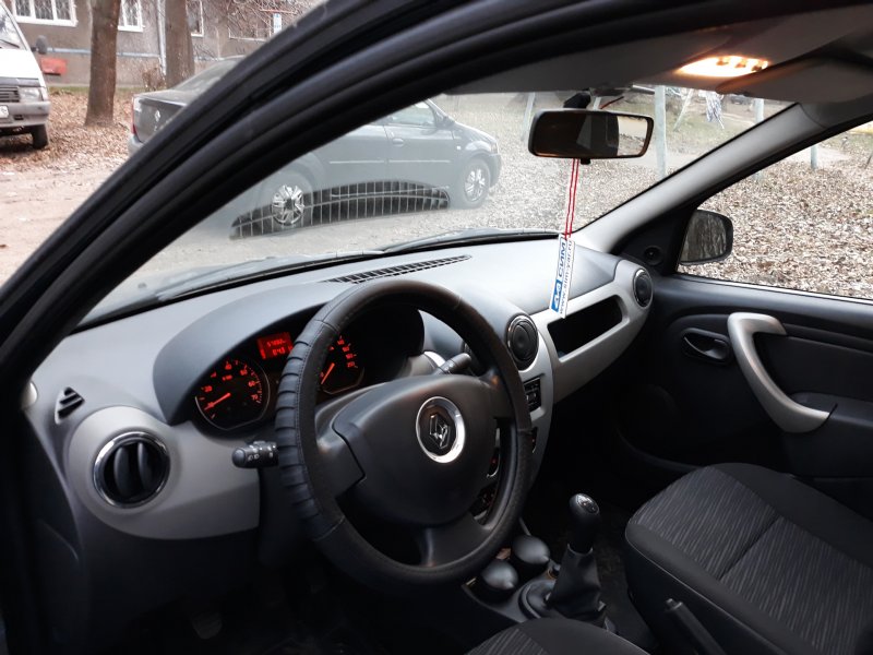 Nissan Almera Renault Logan салон