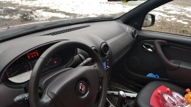 Тюнинг салона Renault Sandero 1