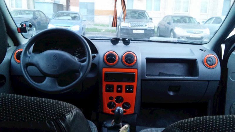Рено Логан Блэк лайн 2009 салон