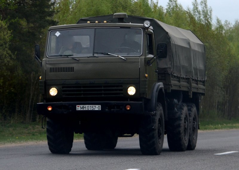 Автомобиль самосвал 68901е