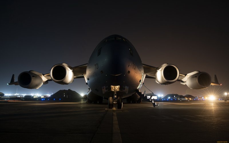 Самолет Boeing 737-700