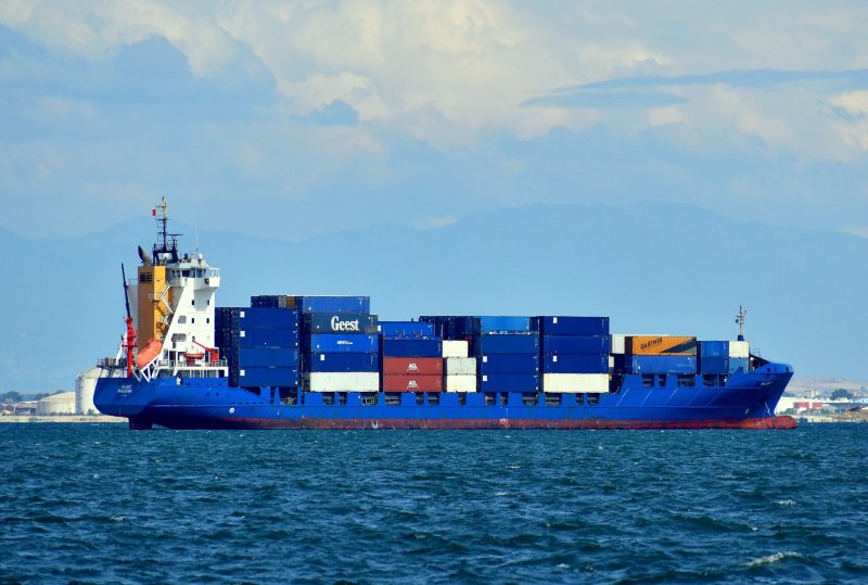 Cargo Vessel судно
