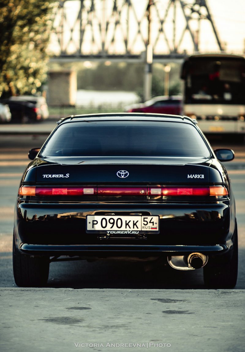 Toyota Mark 2 90 черный