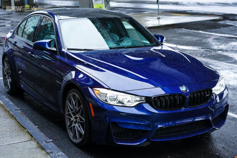 BMW 3 синяя