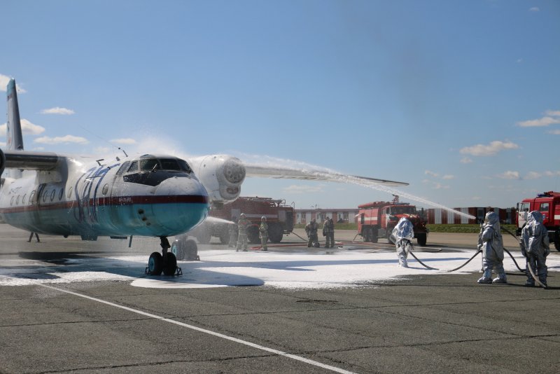 Аэропорт Южно-Сахалинск 777 Боинг