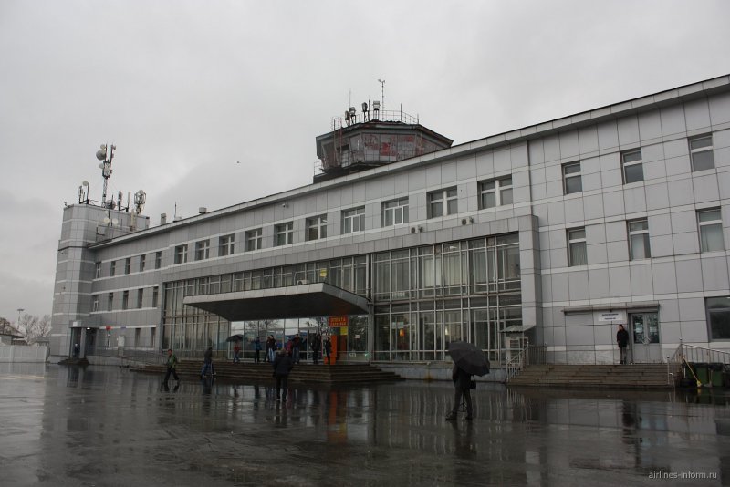 Аэропорт Южно-Сахалинск самолеты