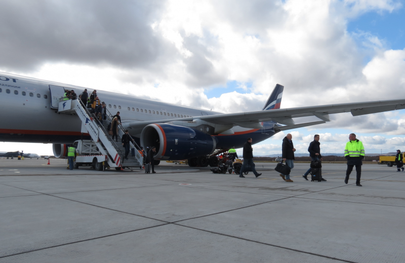 777-300 Россия Москва Южно-Сахалинск