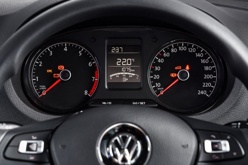 VW Polo приборная панель
