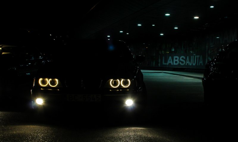 БМВ м5 е39 в темноте