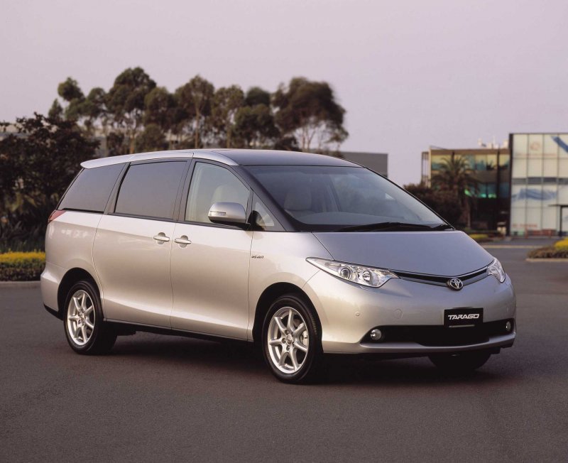 Toyota previa II (2000-2006)