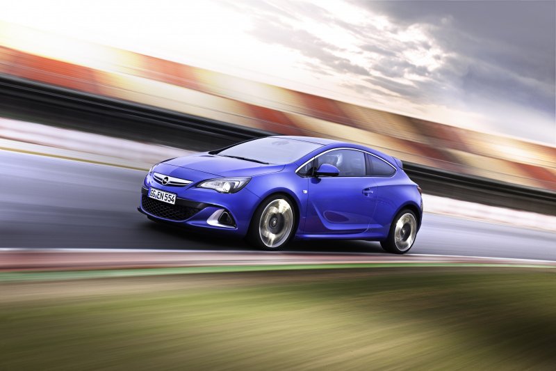 Opel Astra OPC 2012
