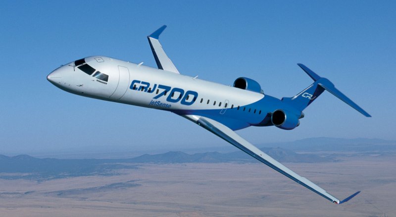 CRJ 700 самолет