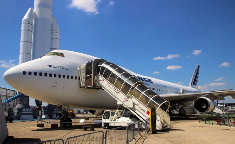 Самолёт Airbus a380
