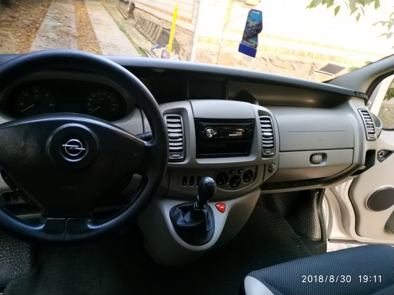 Opel Vivaro чехол на капот