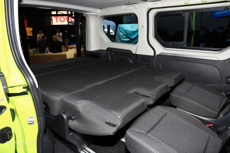 Opel Vivaro 2017 салон