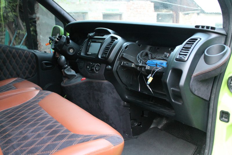 Opel Vivaro Opel Vivaro салон