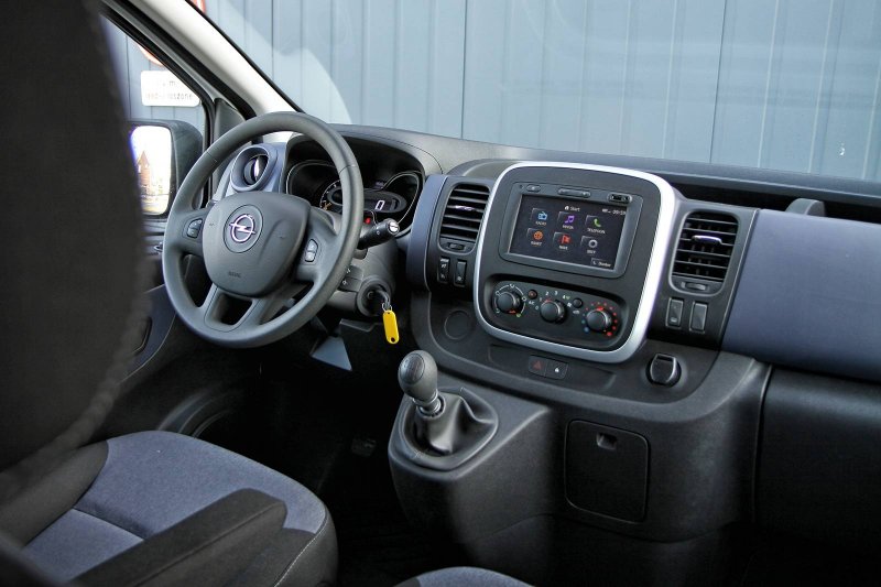 Opel Vivaro 2014 салон
