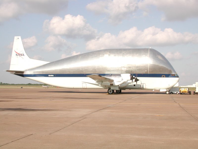 Super Guppy самолет