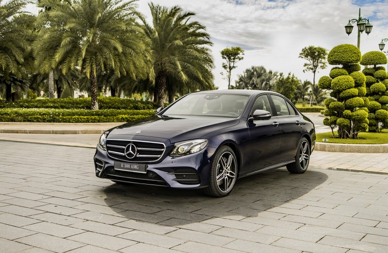 Мерседес Бенц e300