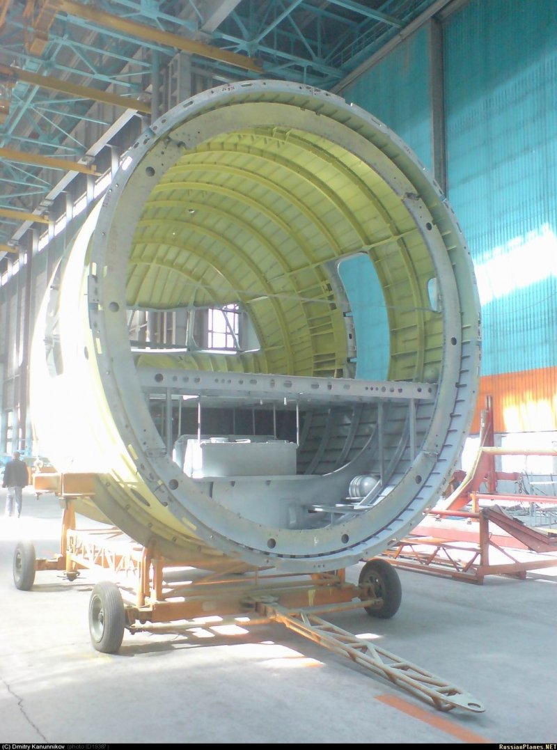Центроплан ту-204