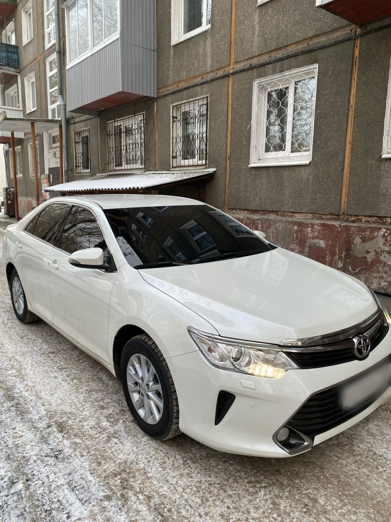 Тойота Камри 55 белая