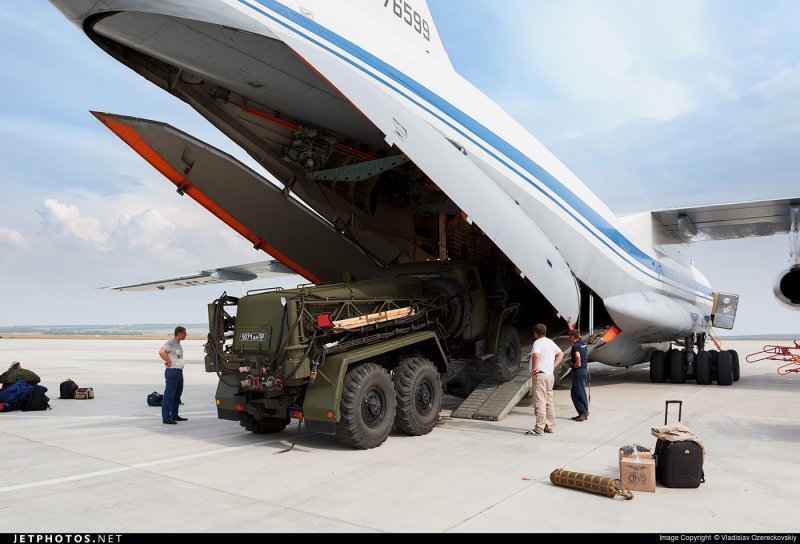 Ил-76 грузовой отсек