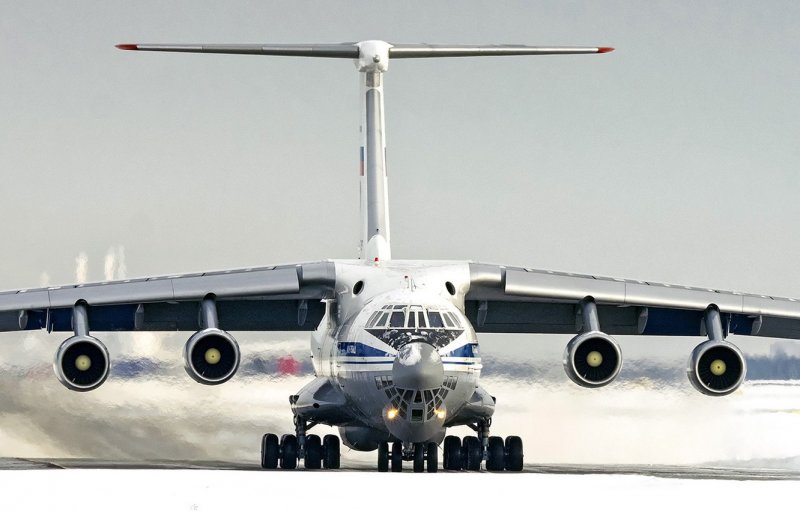 Самолет ил-76 МД обои
