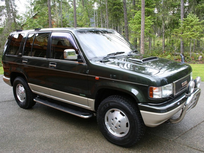 Джип Isuzu Bighorn