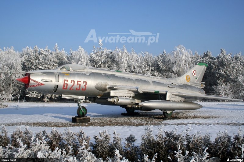 Су-20 самолет