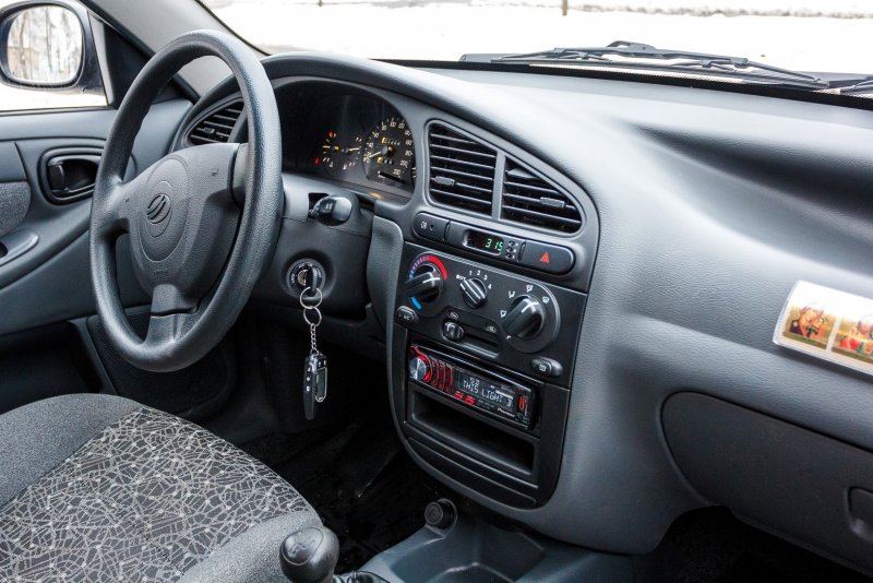 Chevrolet lanos салон