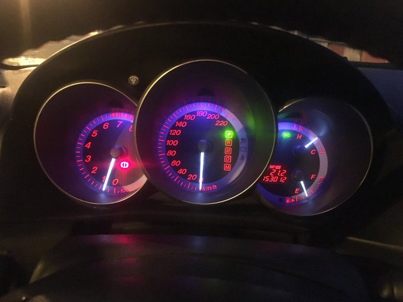 Mazda 3 2006 приборная панель