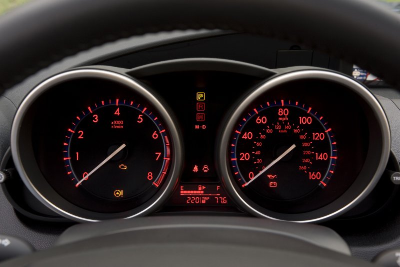 Mazda 3 2008 приборная панель