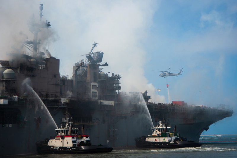 USS Bonhomme Richard пожар