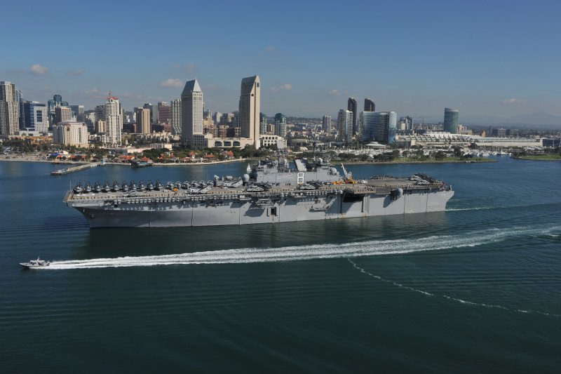 Десантный корабль ВМС США Bonhomme Richard