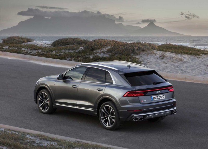 Audi q8 серый