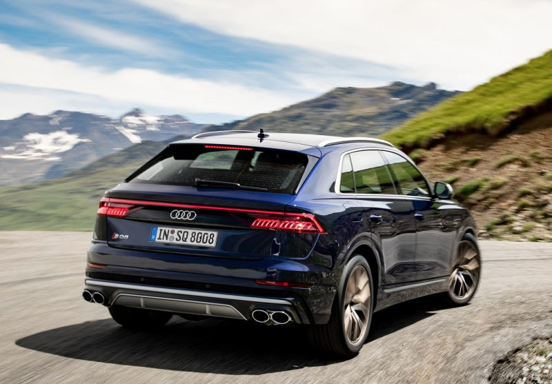 Audi q8 Navarra Blue