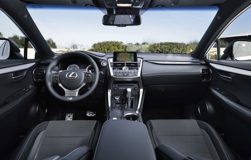 Lexus NX 200t салон