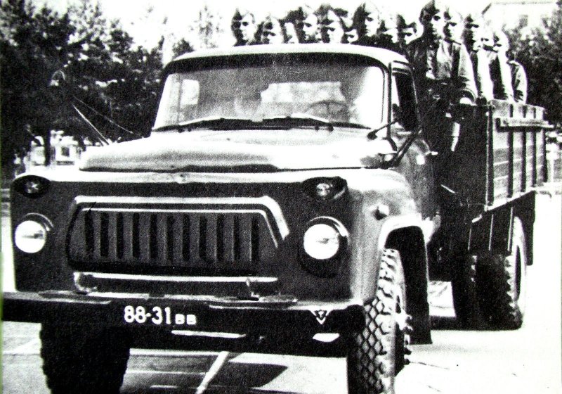 Грузовик ЗИЛ 132