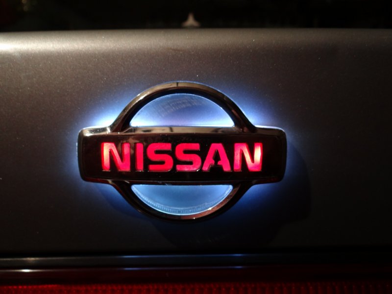 Шильдик Nissan Qashqai с подсветкой