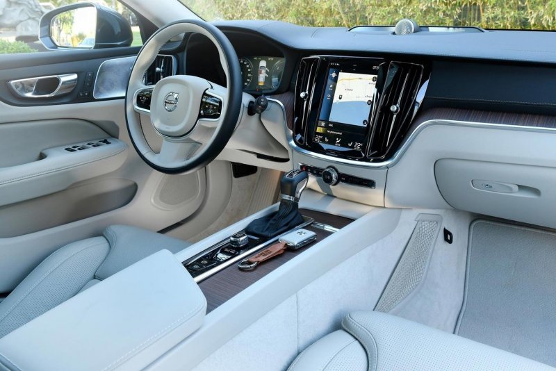 Volvo v60 салон