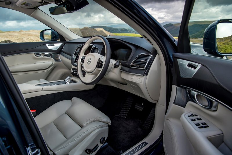 Volvo xc90 Interior