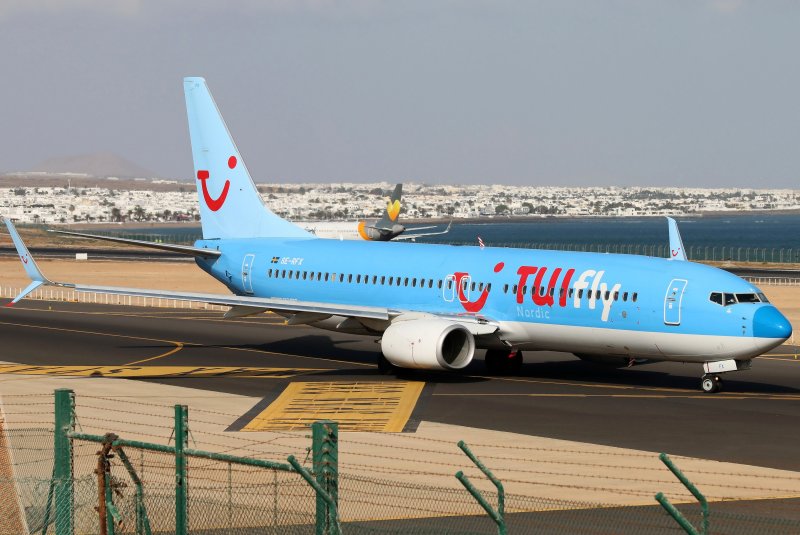 Boeing 737-8sh салон